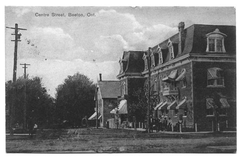 Postcard featuring a view of  Centre Street in Beeton, Ontario