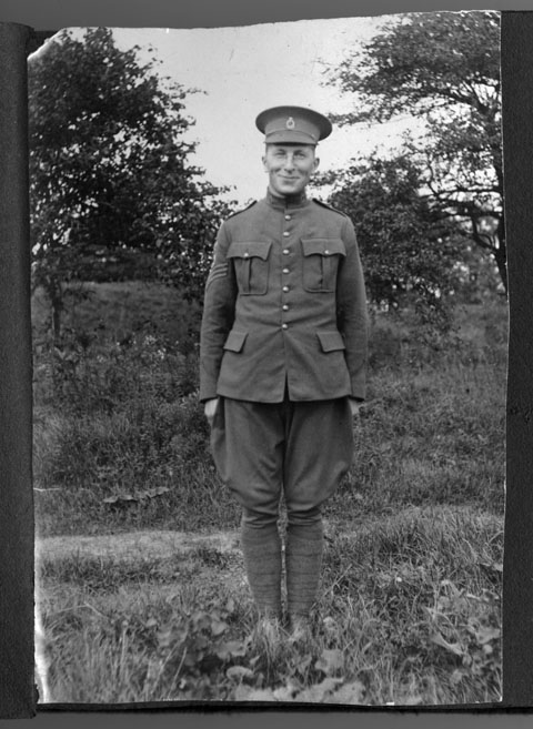 WWI photo of Sir Fredrick Banting in his military uniform.